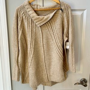NWT!! Free People oversized women’s sweater, size xs/s